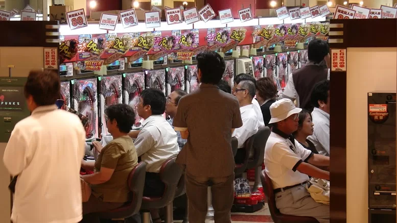 Maruhan Namba interior